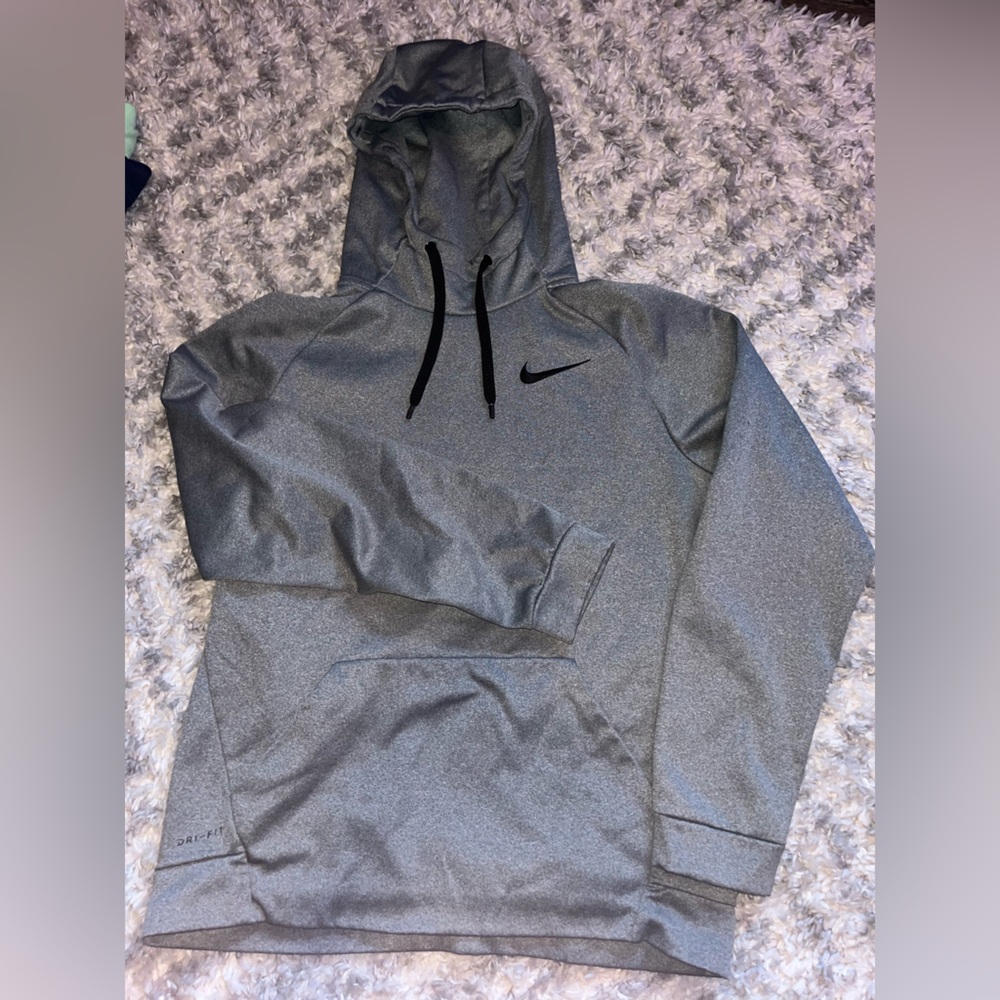 Men’s Nike sweatshirt size M